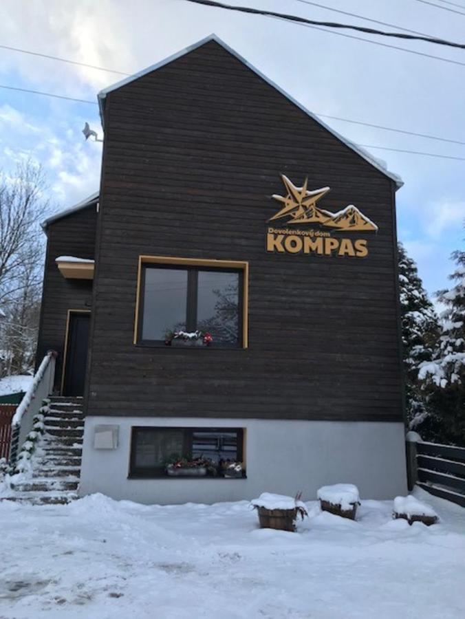 Dovolenkovy Dom - Kompas Павчіна-Легота Екстер'єр фото